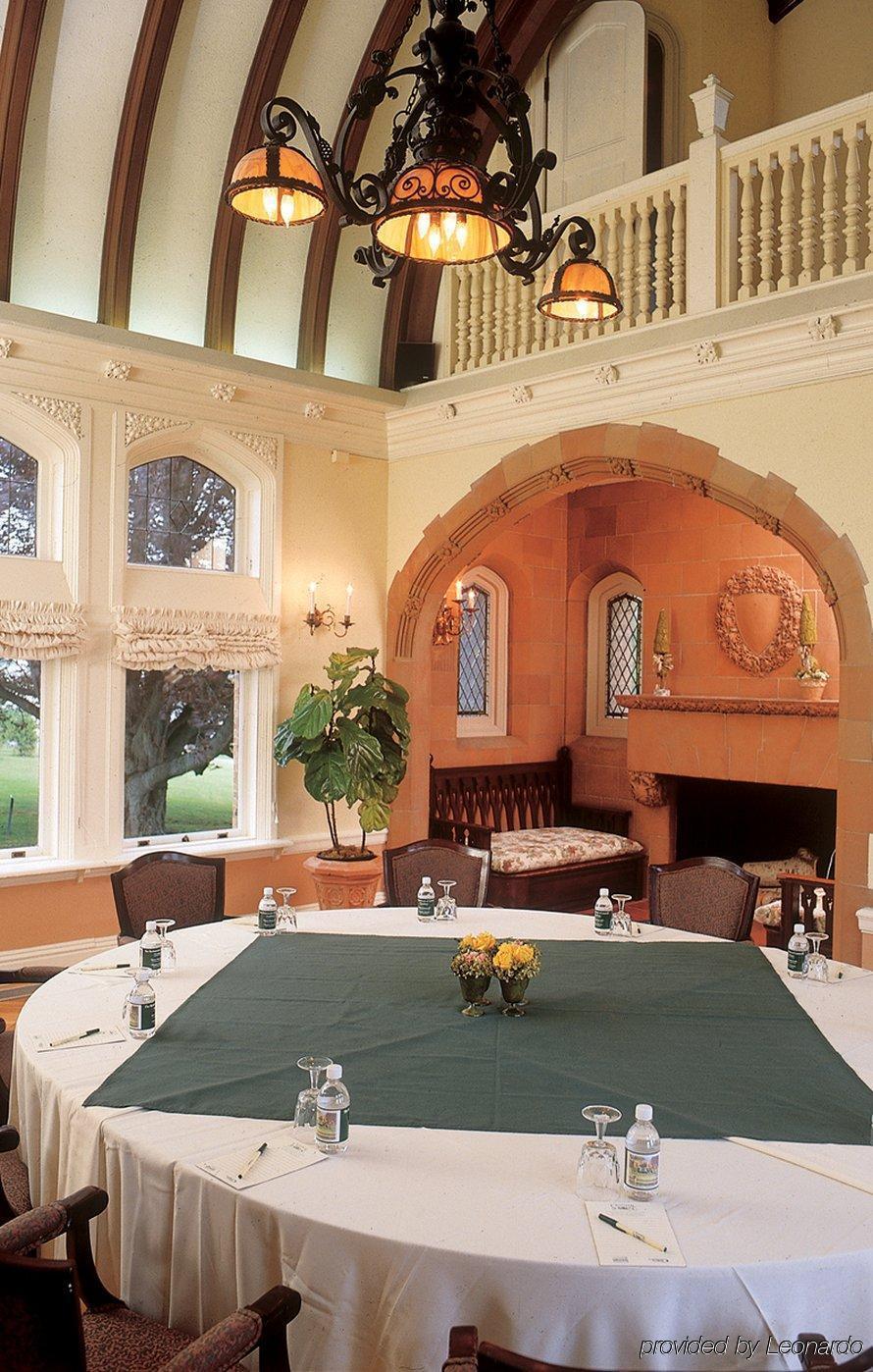 Cranwell Spa And Golf Resort (Adults Only) 레녹스 시설 사진