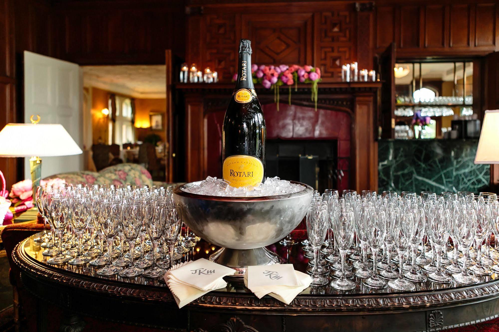 Cranwell Spa And Golf Resort (Adults Only) 레녹스 외부 사진
