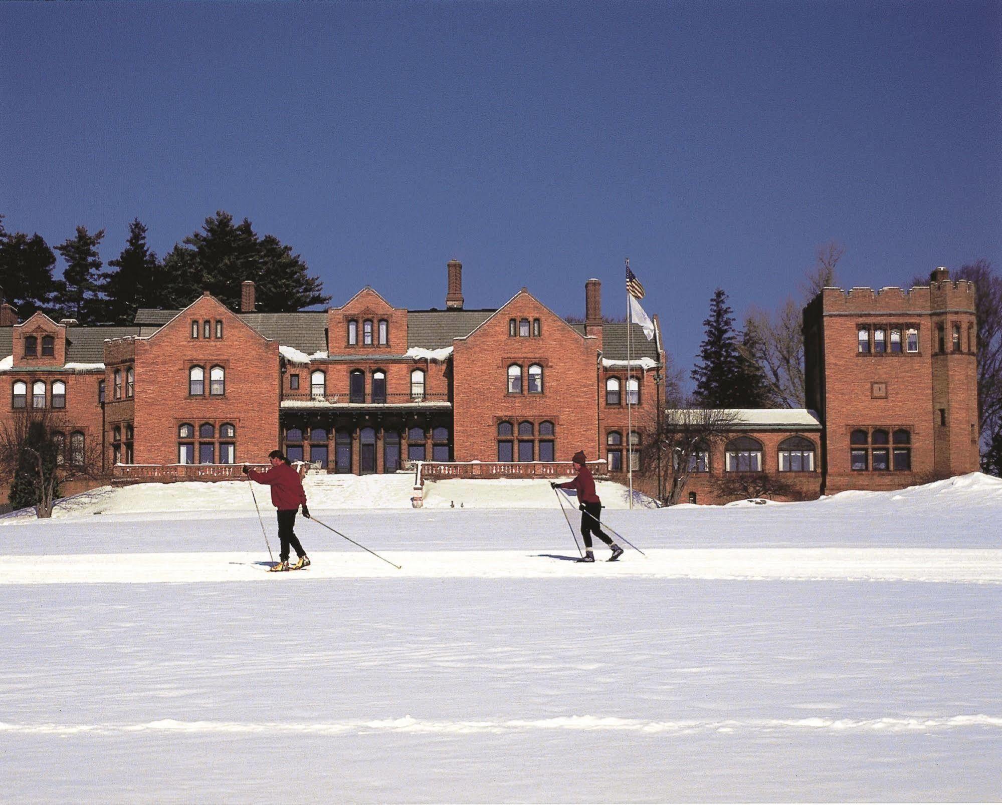 Cranwell Spa And Golf Resort (Adults Only) 레녹스 시설 사진